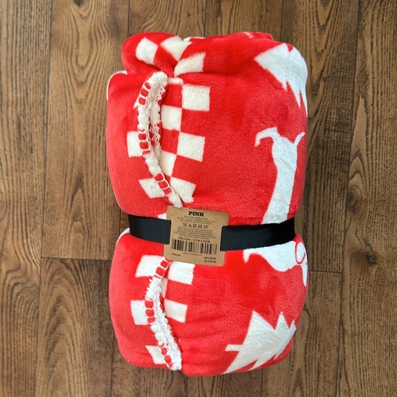 PINK cozy plush blanket Victorias Secret - Picture 5 of 6